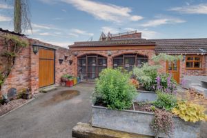 Cattery- click for photo gallery